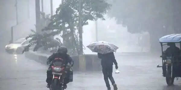 मध्य प्रदेश में फिर बदलेगा मौसम का मिजाज, 3 दिन आंधी-बारिश का अलर्ट, कई जिलों में चलेंगी तेज हवाएं