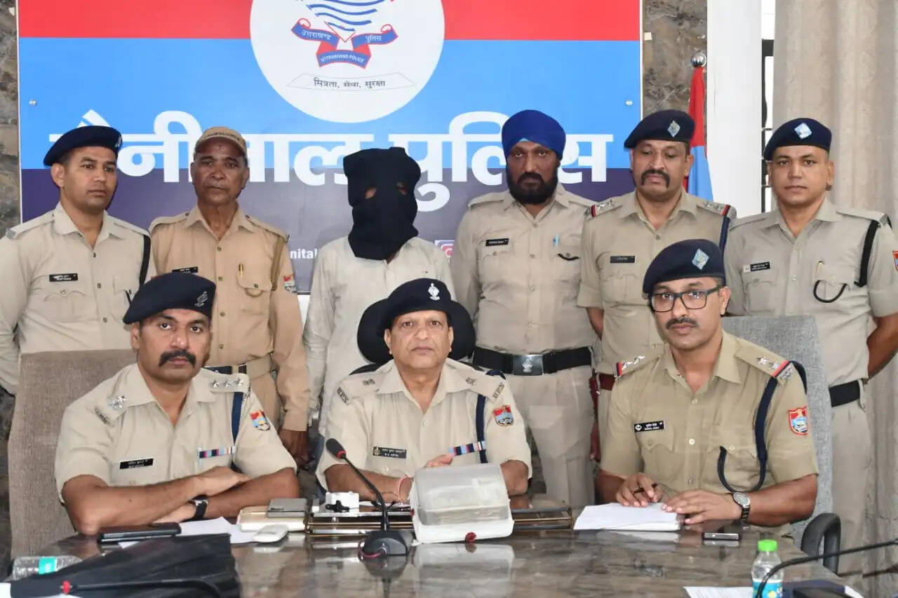 पुलिस एक्शन: ऑफिस का ताला तोड़ लाखों उड़ाने वाला गिरफ्तार