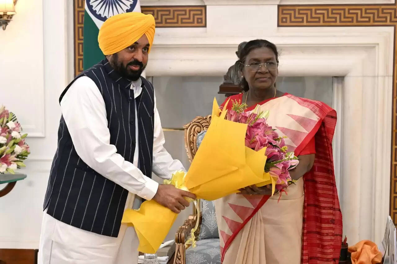 पंजाब के सीएम ने राष्ट्रपति को दिया शहीद समागम का न्योता