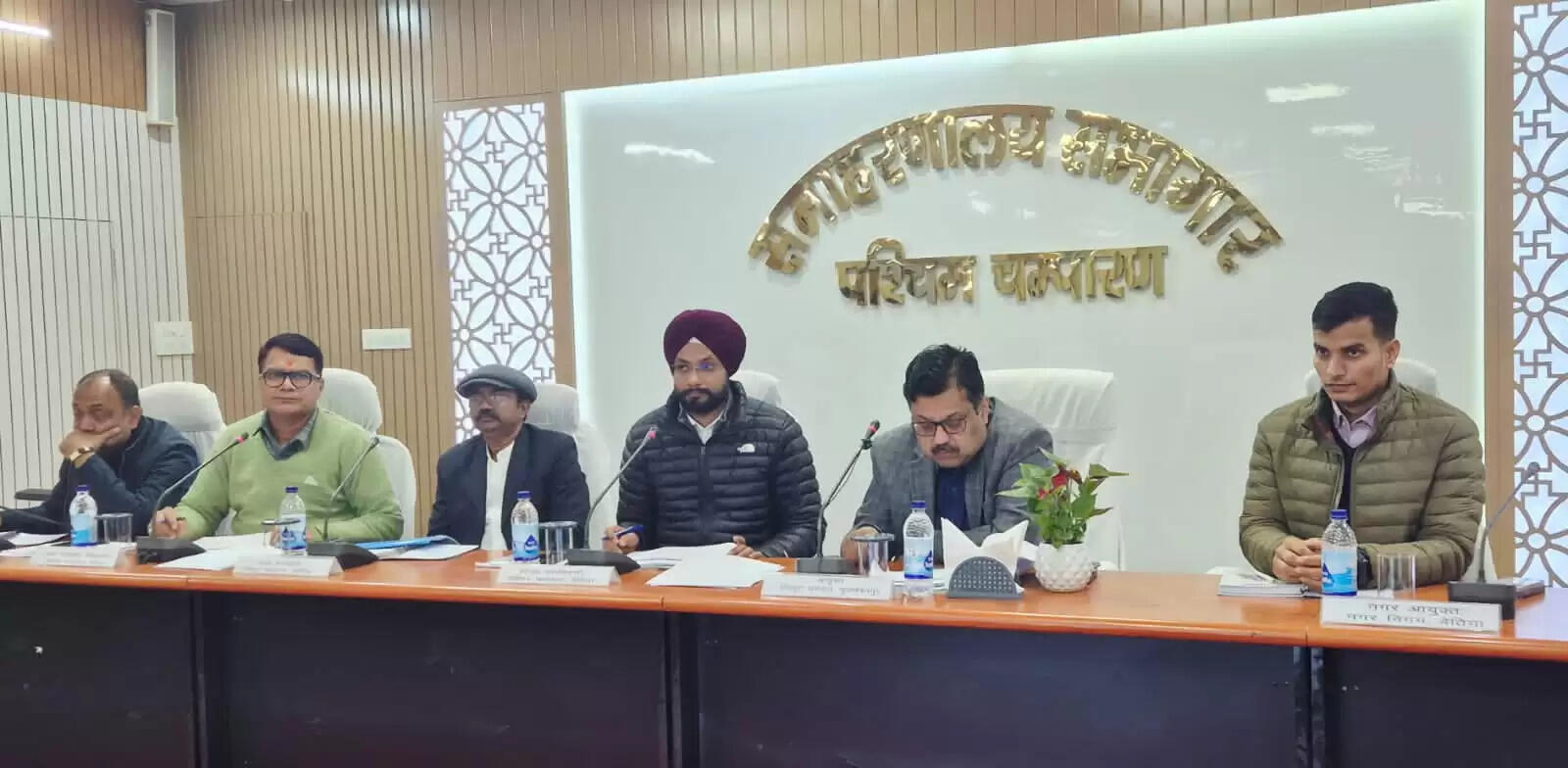 मुख्यमंत्री के समृद्धि यात्रा को लेकर आयुक्त ने की योजनाओं की व्यापक समीक्षा