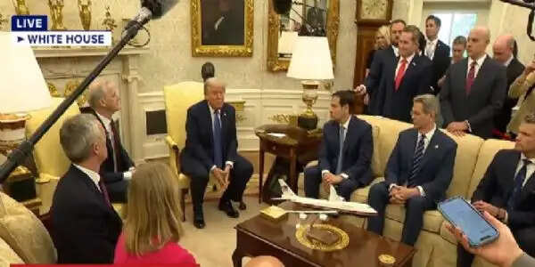 अमेरिका ने रूस को दी चेतावनी, ट्रंप ने कहा-यूक्रेन से शांति समझौता न करने पर करना पड़ेगा प्रतिबंधों का सामना