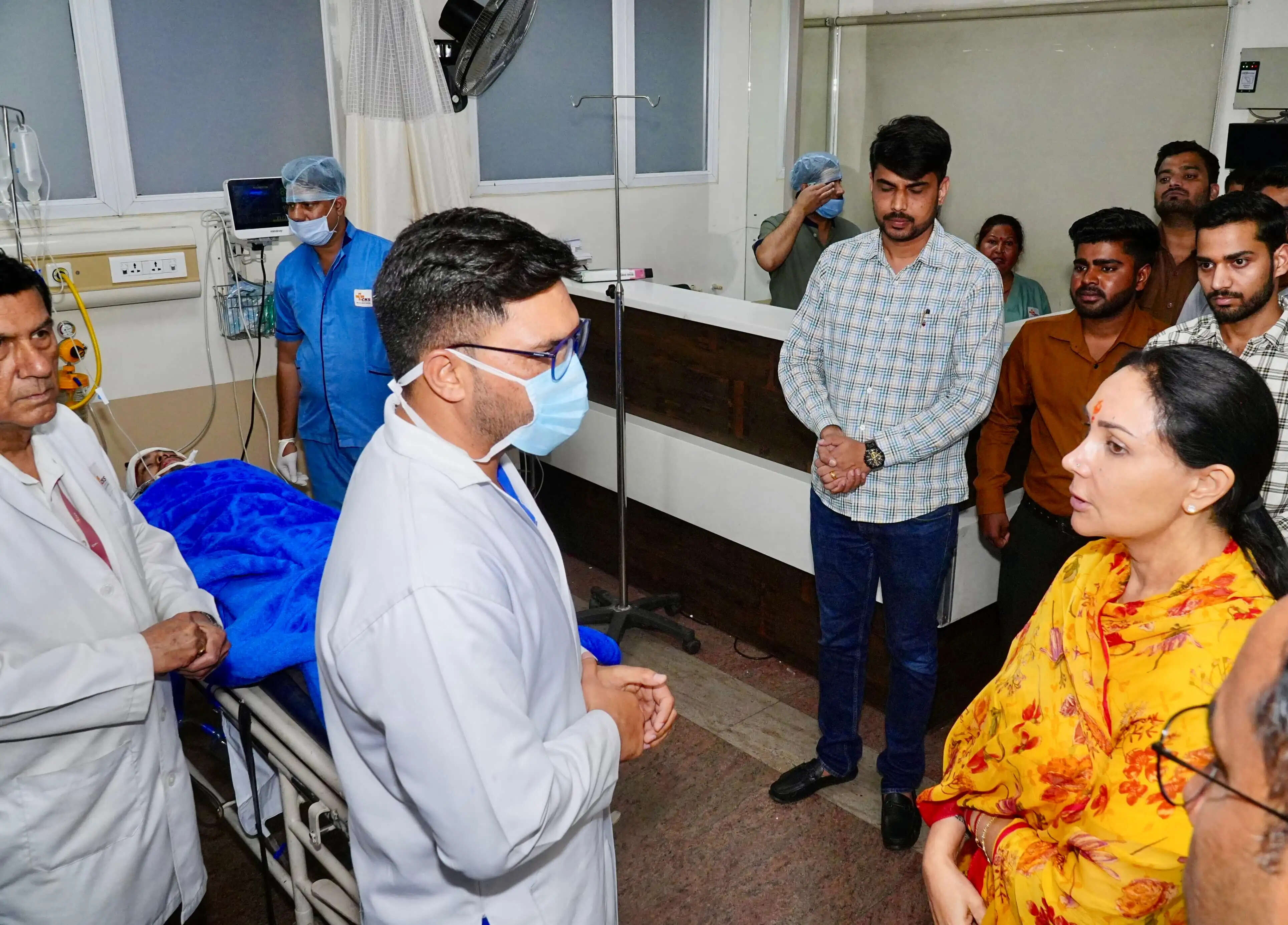 उपमुख्यमंत्री दिया कुमारी ने सीकर रोड हादसे के घायलों से सीकेएस अस्पताल में की मुलाकात