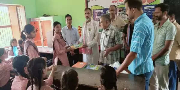 बलिया : परिषदीय विद्यालयों में समर कैम्प की रंगारंग शुरुआत