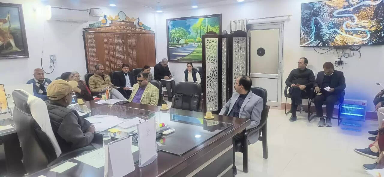 शिक्षा सचिव&nbsp;कृष्ण कुणाल ने शिक्षा निदेशालय के अधिकारियों की बैठक में दिए आवश्यक दिशा-निर्देश