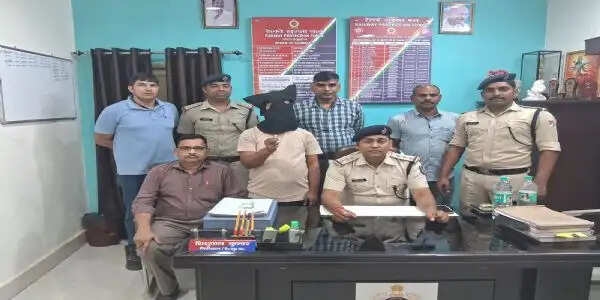 आरपीएफ ने बच्चे के गले से छीना गया सोने का लॉकेट किया बरामद, आरोपित गिरफ्तार