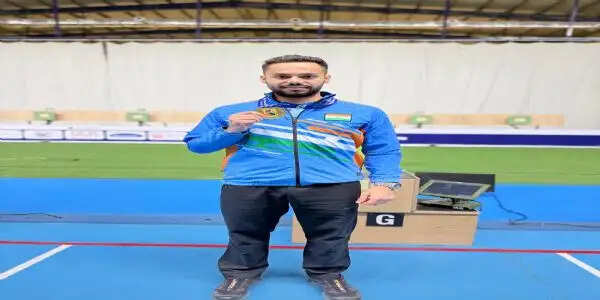 आईएसएसएफ विश्व कप : पुरुषों की 10 मीटर एयर पिस्टल में उदयवीर सिद्धू को गोल्ड