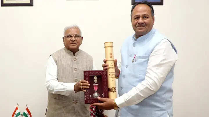 पद्मश्री नागर का जन अभियान परिषद में अभिनंदन, जल आत्मनिर्भरता को बताया पर्यावरणीय चुनौतियों का स्थायी समाधान