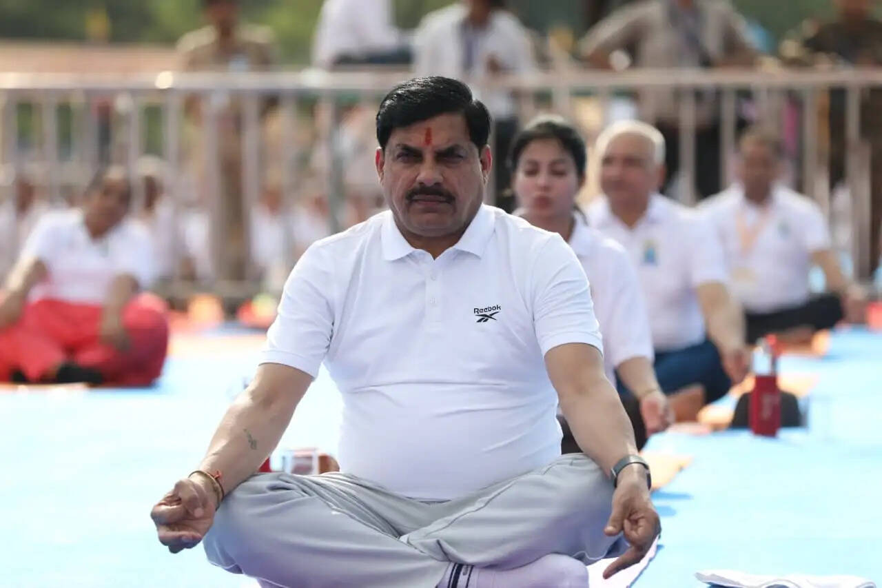 (लीड) योग है स्वस्थ और दीर्घायु जीवन की कुंजी, इसे दिनचर्या का हिस्सा बनाएं : राष्ट्रपति द्रौपदी मुर्मू