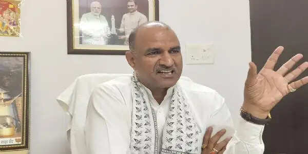 गहलोत के बयान पर बोले सांसद सीपी जोशी, कांग्रेस में तय बड़ी टूट
