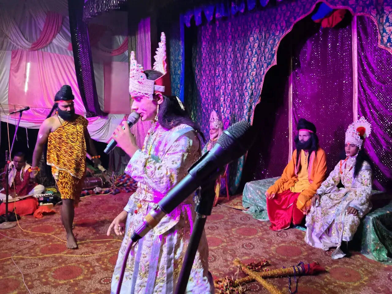मठिया में राम वनगमन लीला का भावपूर्ण मंचन, पिता के वचन की मर्यादा निभाने वन गए प्रभु श्रीराम