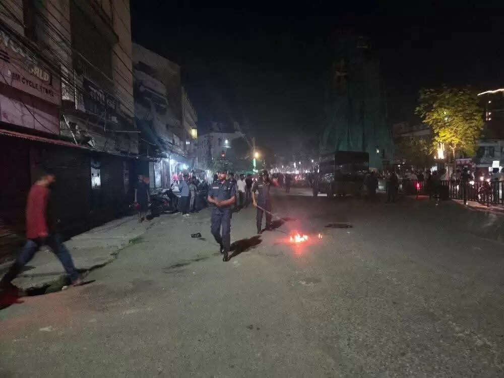 हनुमान जयंती पर पत्थरबाजी की मुसलमानों ने और पुलिस ने हिंदुओं को सलाखों के पीछे पहुंचाया