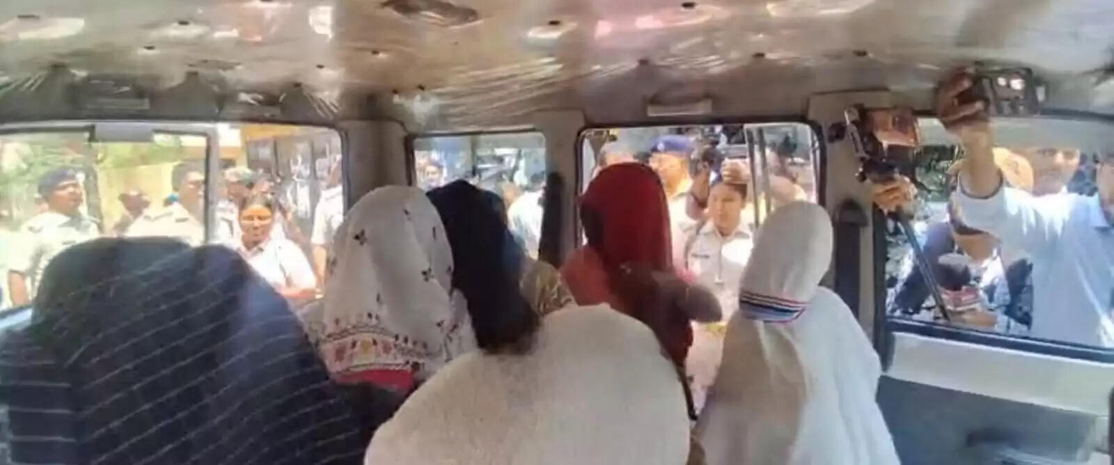 रांची पुलिस ने देह व्यापार का किया भंडाफोड़, 11 युवतियां समेत 13 लोगों को हिरासत में लिया