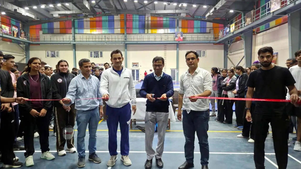 हिसार : लुवास में एडवेंचर कैंप के तहत तीन किमी दौड़ व बैडमिंटन चैंपियनशिप का शुभारंभ