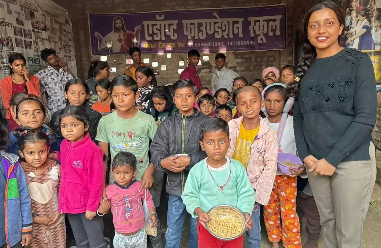 एडॉप्ट फाउंडेशन संस्था ने क्रिसमस से पहले मनाई भगवान यीशु की सिल्वर जुबली, गरीबों को बांटा राशन किट