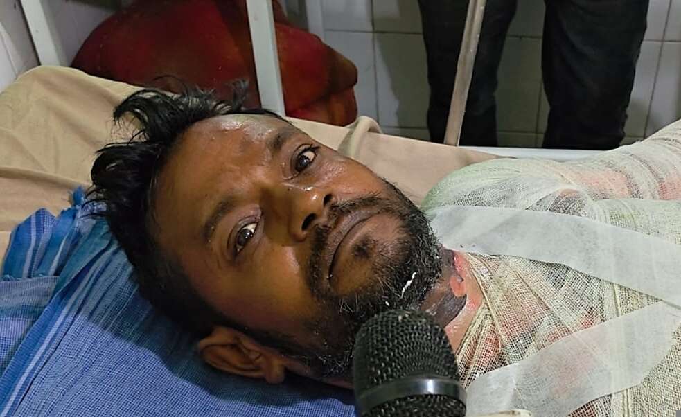 जमीन पर रास्ता बनाए जाने के विरोध में आग लगाने वाले किसान की मौत