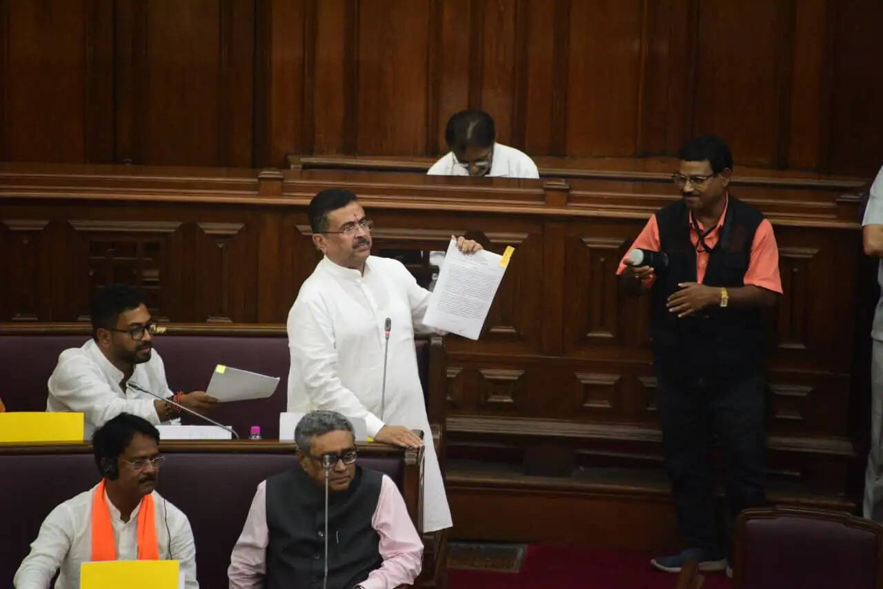 कोलकाता हादसे में मृतकों की संख्या बढ़कर हुई नौ, घायलों और मृतकों के परिजनों को सहायता राशि का ऐलान