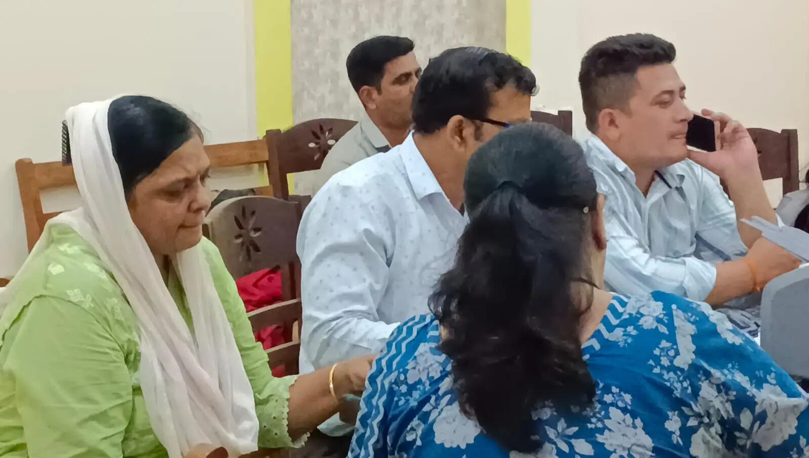 लोकायुक्त ने स्वास्थ्य विभाग में आरटीआई शिकायत शाखा में पदस्थ महिला कर्मचारी काे रिश्वत लेते रंगे हाथाें पकड़ा