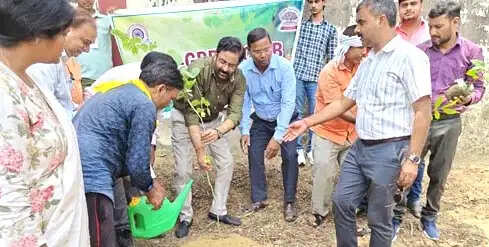 आज का बढ़ता प्रदूषण पर्यावरण को गंभीर चोट पहुंचा रहा: प्रो आनंद शंकर सिंह