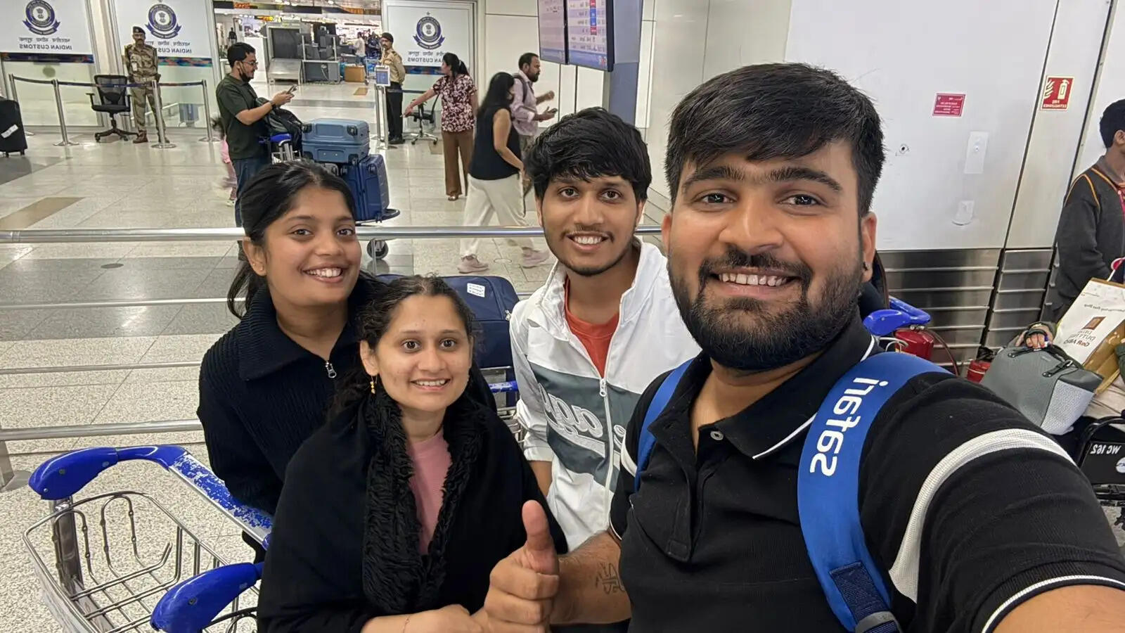 सांसद अग्रवाल के प्रयासों से दुबई में फंसा सोमानी परिवार सकुशल भारत पहुंचा