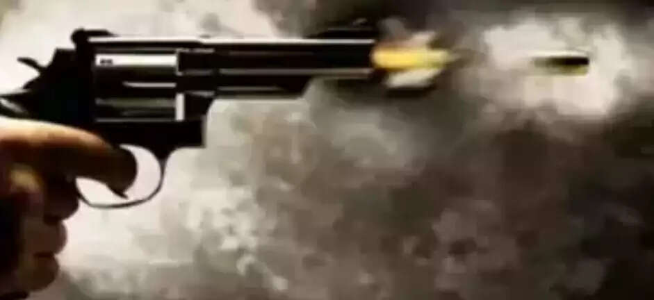 शिव घाट पर दो गिरोहों के बीच फायरिंग