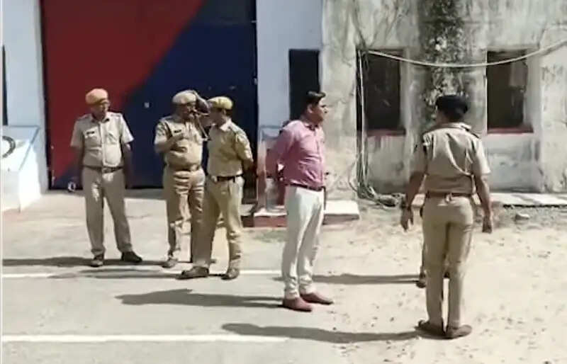 अजमेर के केंद्रीय कारागृह का एडीएम ने किया औचक निरीक्षण