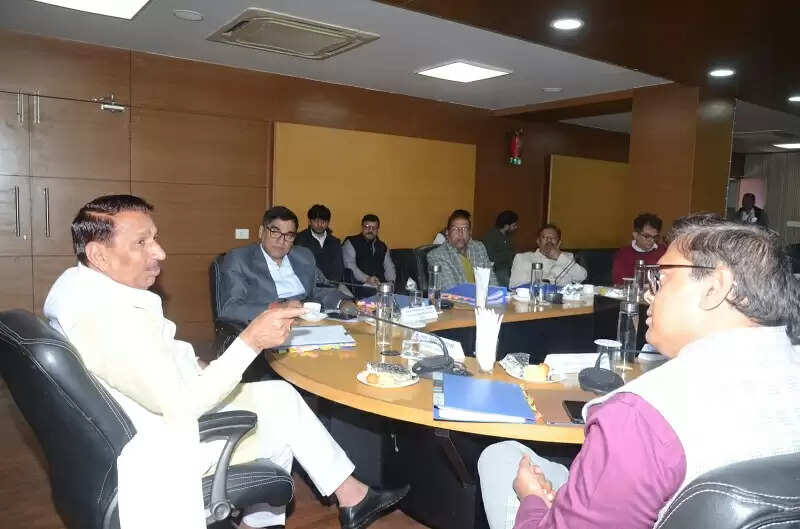 मंडी प्रांगणों को कृषि उन्मुख बनाने की प्रभावी कार्ययोजना करें तैयार : कृषि मंत्री कंषाना