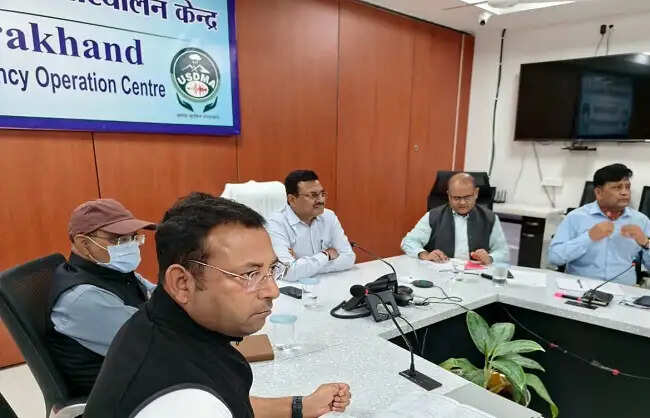 उत्तराखंड: उच्च हिमालयी क्षेत्रों में फंसे ट्रैकर्स के रेस्क्यू के लिए सोमवार से हवाई अभियान