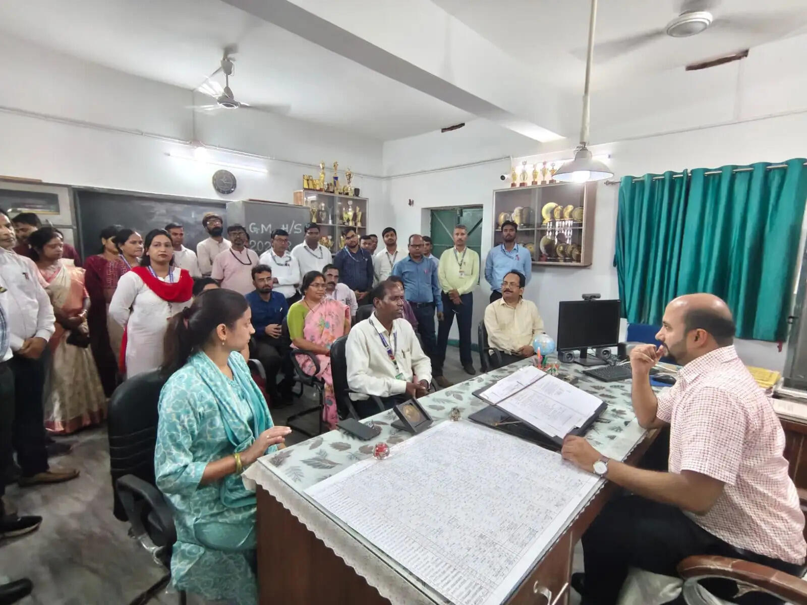 डीसी ने नई शिक्षा नीति के तहत संचालित प्रोजेक्ट इंपैक्ट का लिया जायजा