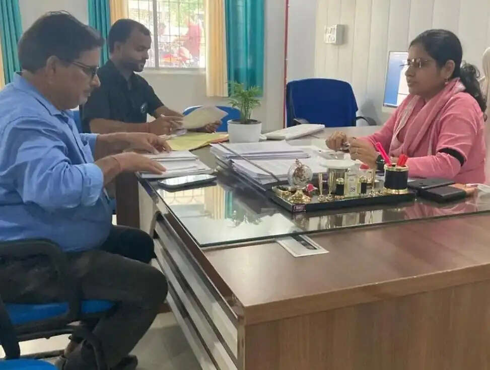 मरौना में प्रधानमंत्री सूर्यघर: मुफ्त बिजली योजना की समीक्षा