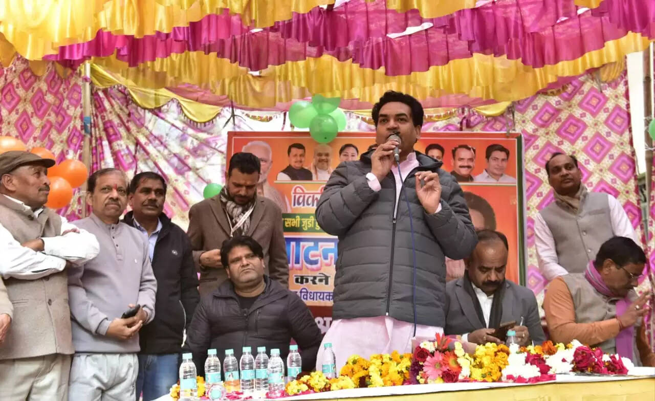 मंत्री कपिल मिश्रा ने करावल नगर में गलियों के नवनिर्माण कार्य का किया शुभारंभ