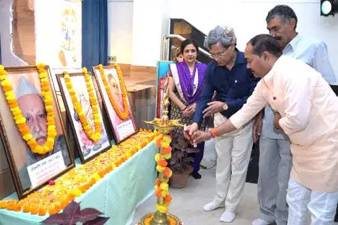 नारी का हर क्षेत्र में अग्रणी होना समाज के लिए एक सकारात्मक संदेश : संजय शुक्ला