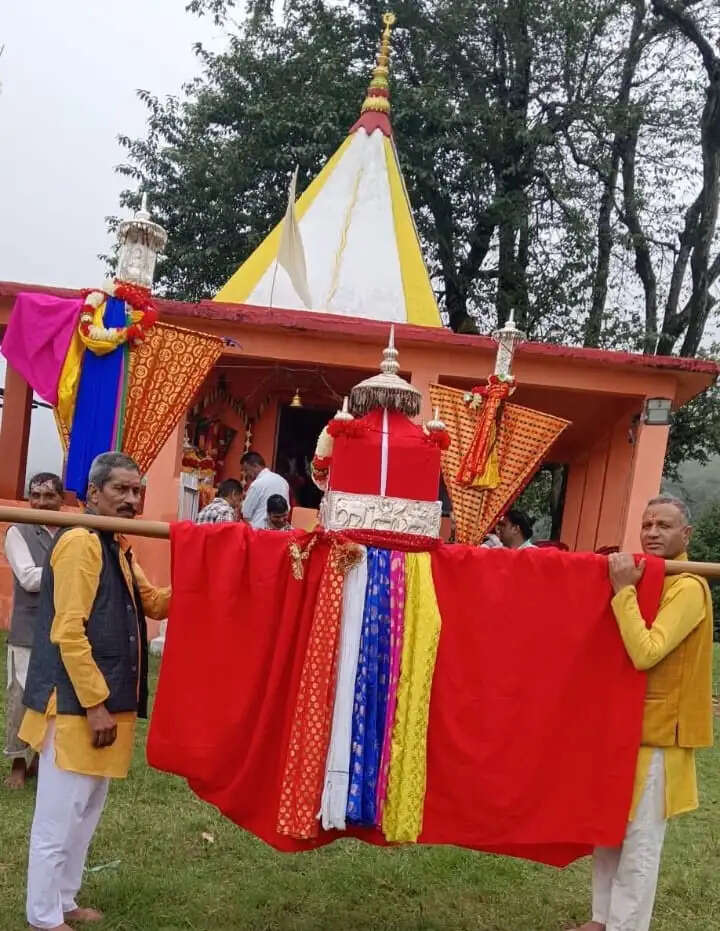 भिलंगना ब्लाक के निवाल गांव में तीन दिवसीय भेड़ परिक्रम महोत्सव शुरू