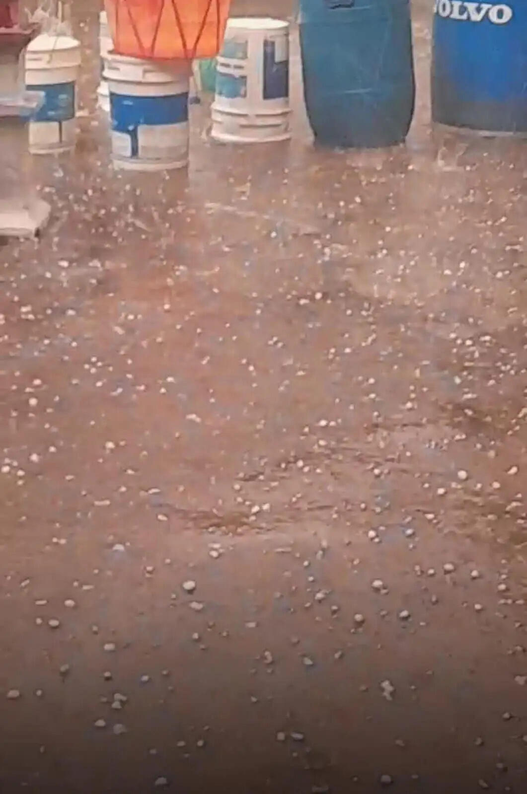 अनूपपुर: बदला मौसम बारिश के साथ गिरे ओल, फसलों को नुकसान की आशंका