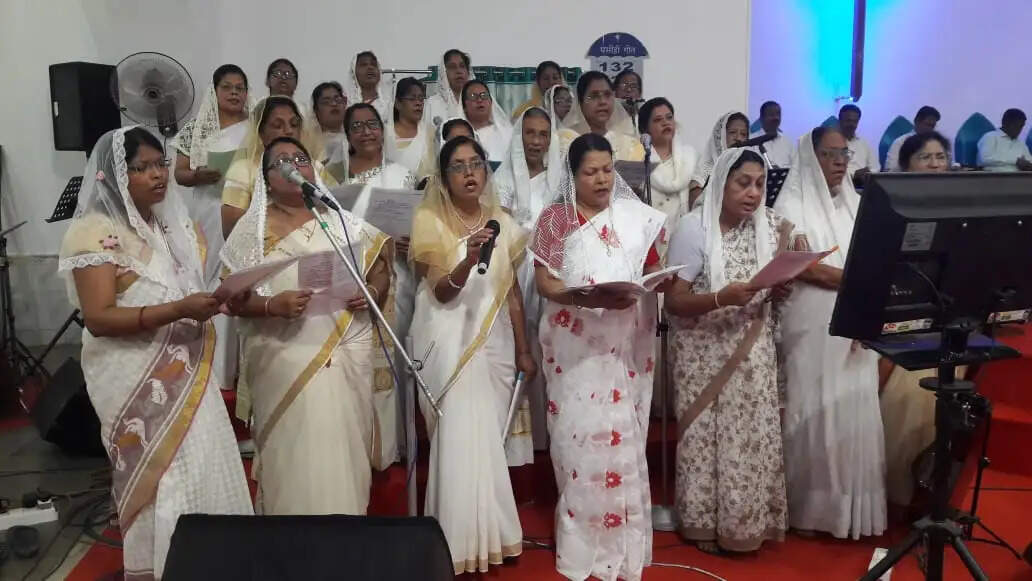 चर्च में मना गुड फ्राईडे, प्रभु यीशु की आराधना में जुटे समाजजन