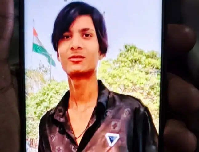 दिल्ली के सीलमपुर में नाबालिग की चाकू घाेपकर हत्या, इलाके में तनाव