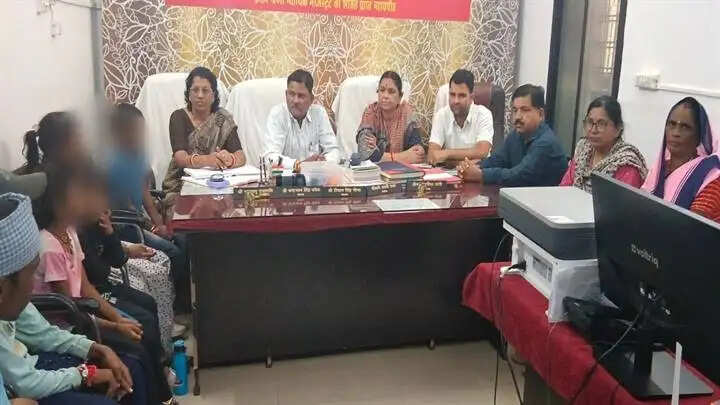 विदिशाः माता-पिता की मृत्यु के बाद बेसहारा हुए पाँच भाई-बहनों को मिला संरक्षण