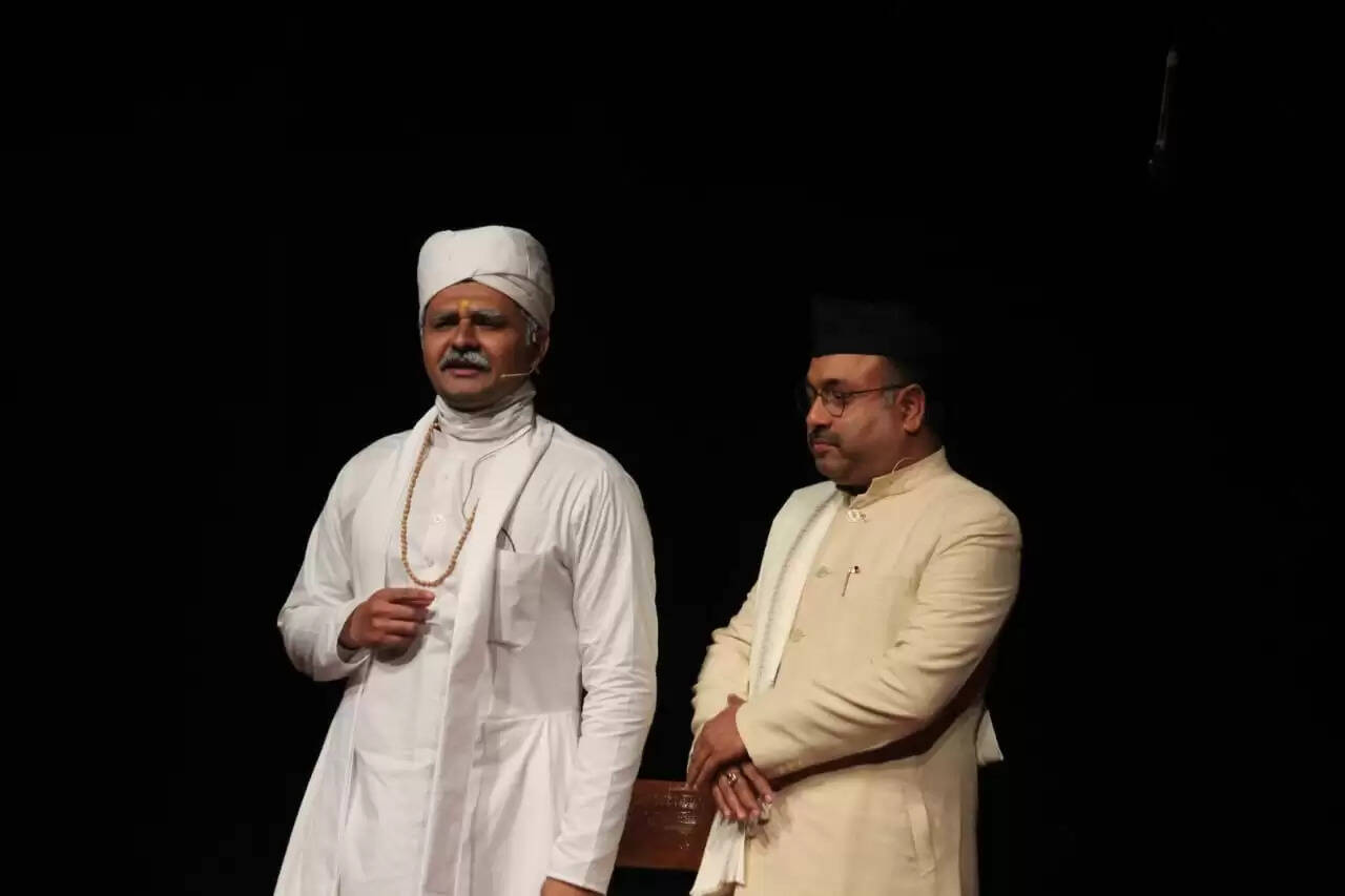 बीएचयू में मालवीय जयंती: रंगशाला ने मंच पर जीवंत किया महामना का जीवन