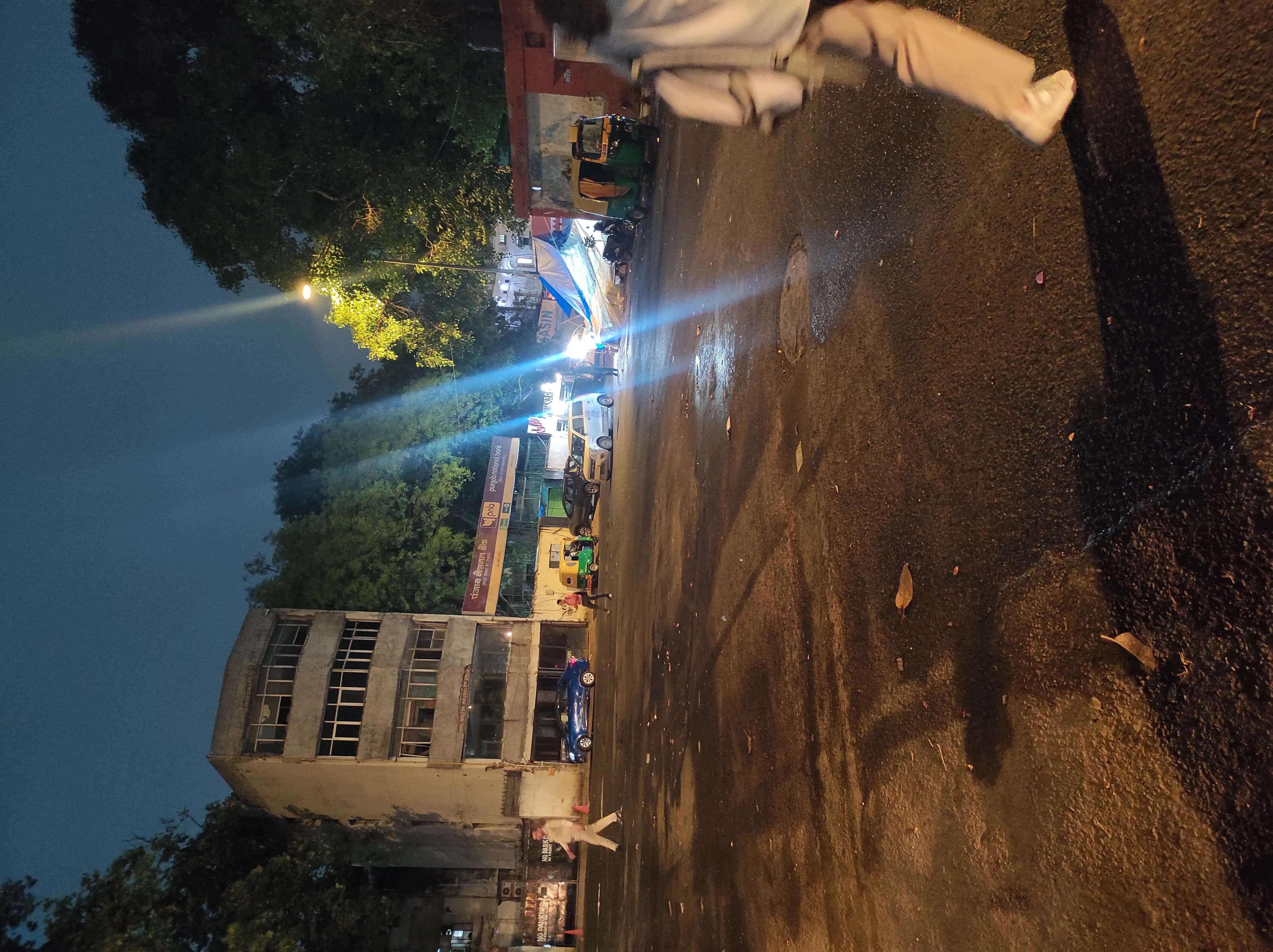 मौसम ने बदली करवट, दिल्ली-एनसीआर में हल्की बारिश से गर्मी से मिली राहत