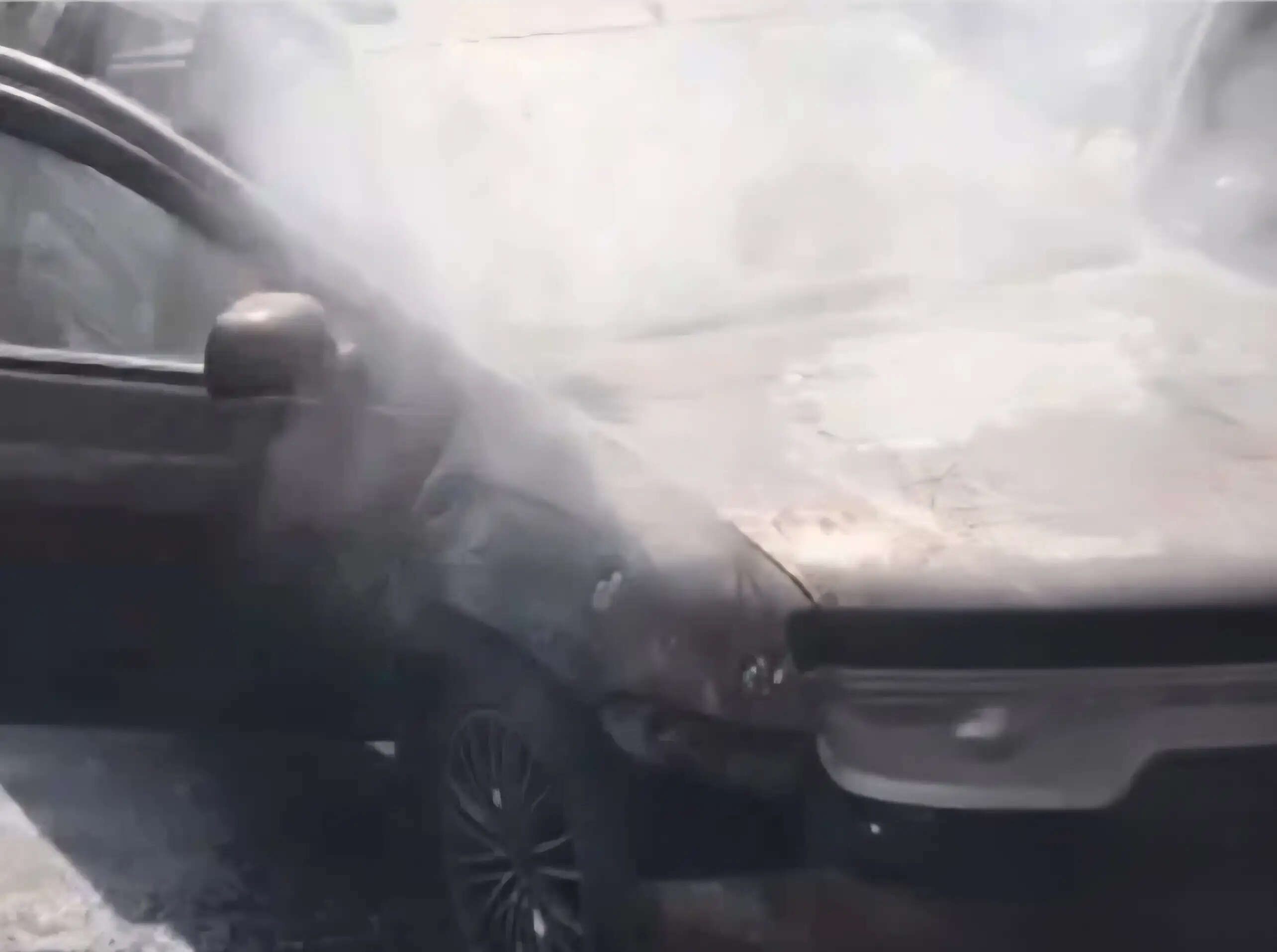 यमुनानगर:चलती कार में लगी आग, चालक ने कूदकर बचाई जान