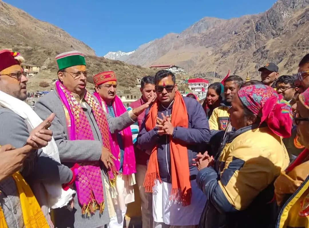 श्री बद्रीनाथ-केदारनाथ मंदिर समिति के अस्थायी कर्मचारियों का धरना समाप्त