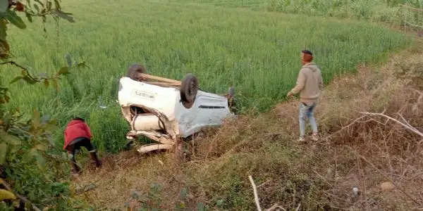 राजगढ़ः तेज रफ्तार कार पलटने से युवक घायल, हालत गंभीर