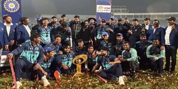 झारखंड की क्रिकेट टीम ने जीती सैयद मुश्ताक अली ट्रॉफी, मुख्यमंत्री हेमंत सोरेन ने दी बधाई