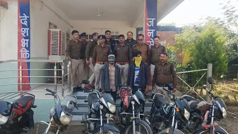 मप्र पुलिस की वाहन चोर गिरोह पर प्रभावी कार्रवाई, एक सप्‍ताह में 41 मोटरसाइकिलें और तीन कारें जब्त