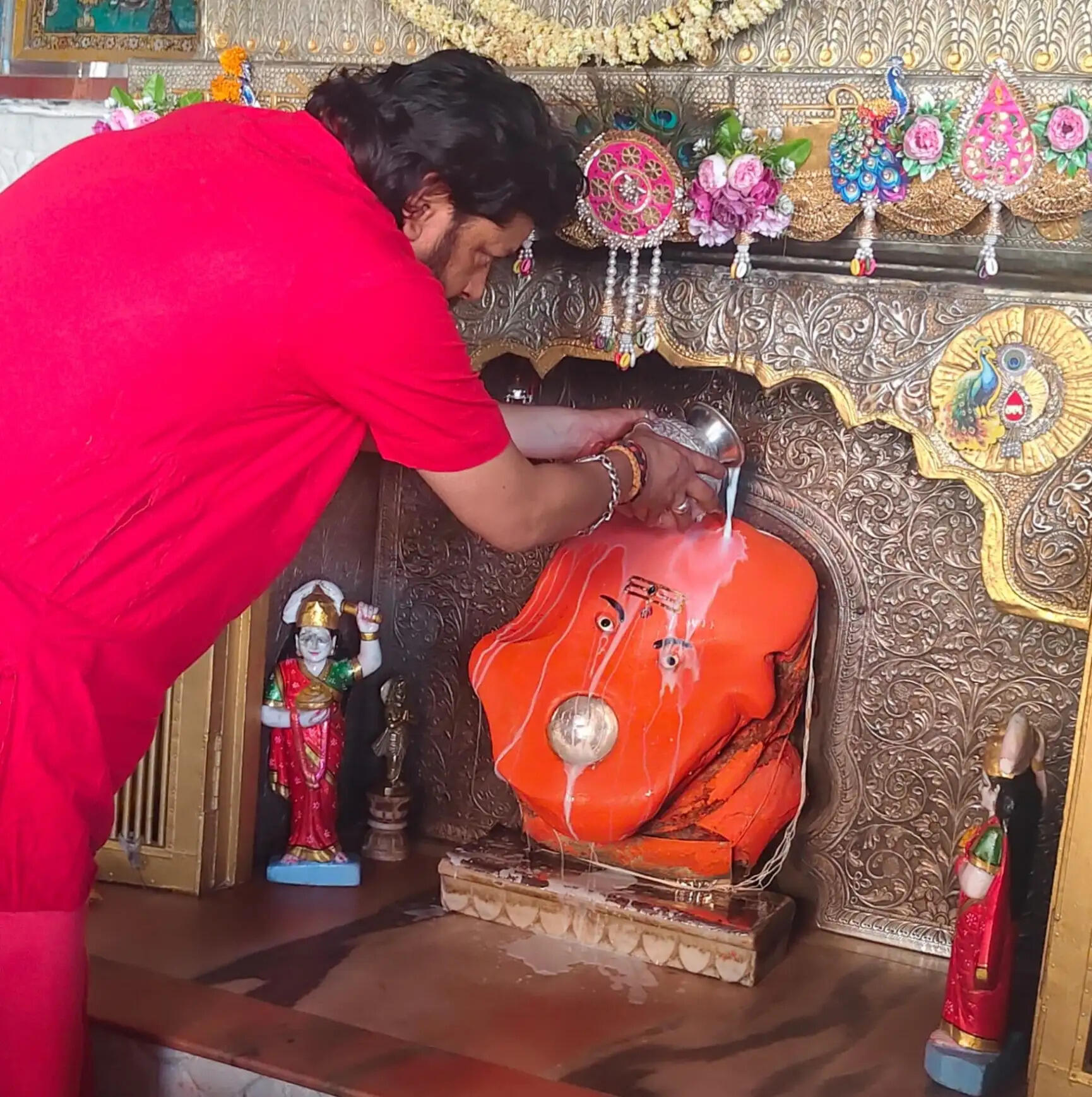 पुष्य नक्षत्र पर गणेश मंदिरों में उमड़ी श्रद्धा: विशेष अभिषेक व पूजा-अर्चना