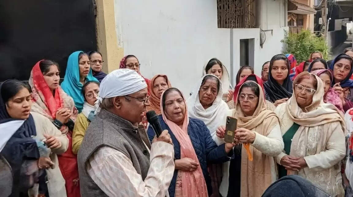 श्री गुरु गोबिंद सिंह जी के प्रकाश पर्व पर कृष्णा नगर कॉलोनी में निकाली गई प्रभात फेरी