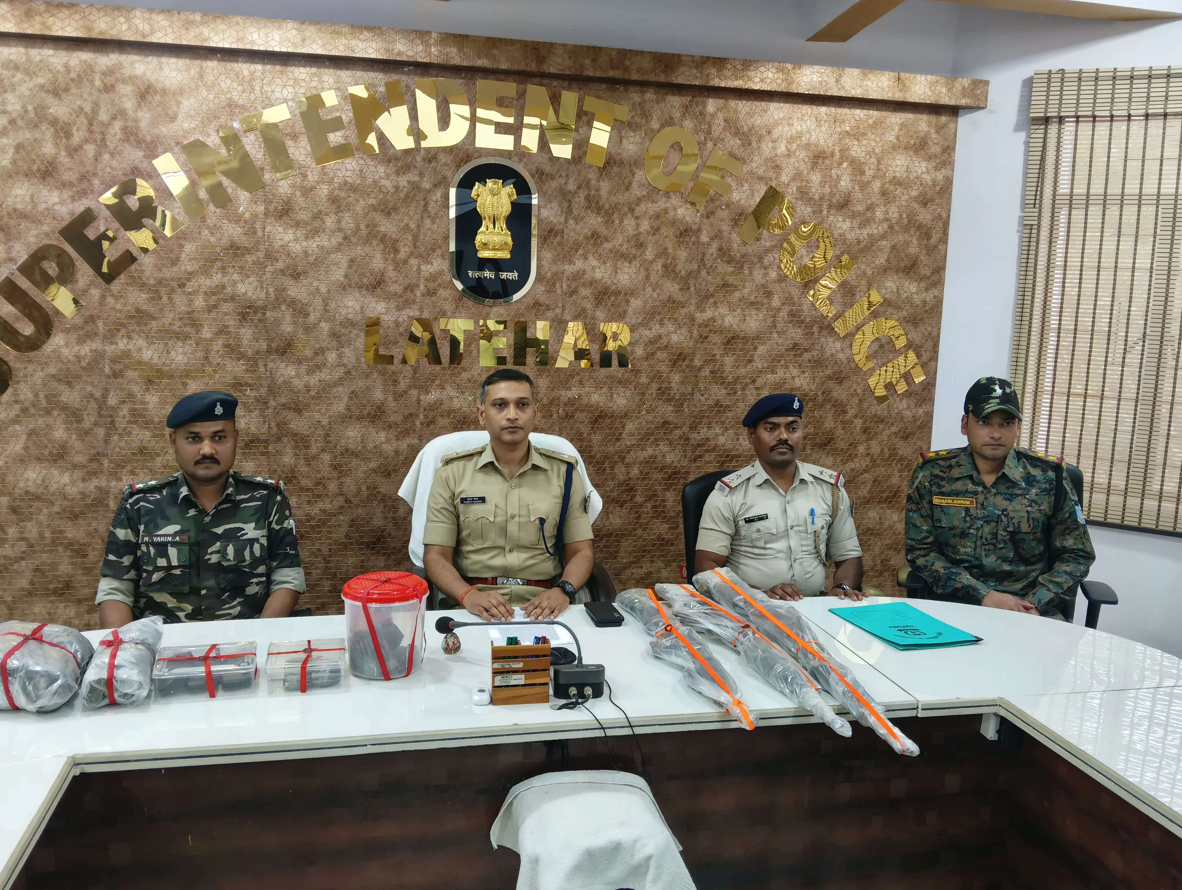 नक्सलियों के हथियार और भारी मात्रा में गोली बरामद