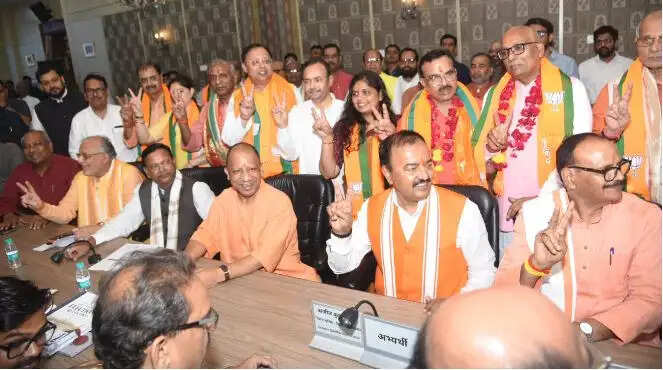 उत्तर प्रदेश में राज्यसभा के लिए भाजपा के सभी आठ उम्मीदवारों ने दाखिल किया नामांकन