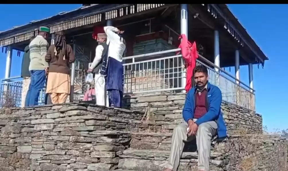 मकर संक्रांति पर गिरिपार के मंदिरों में उमड़ी श्रद्धा, हजारों श्रद्धालुओं ने किए दर्शन