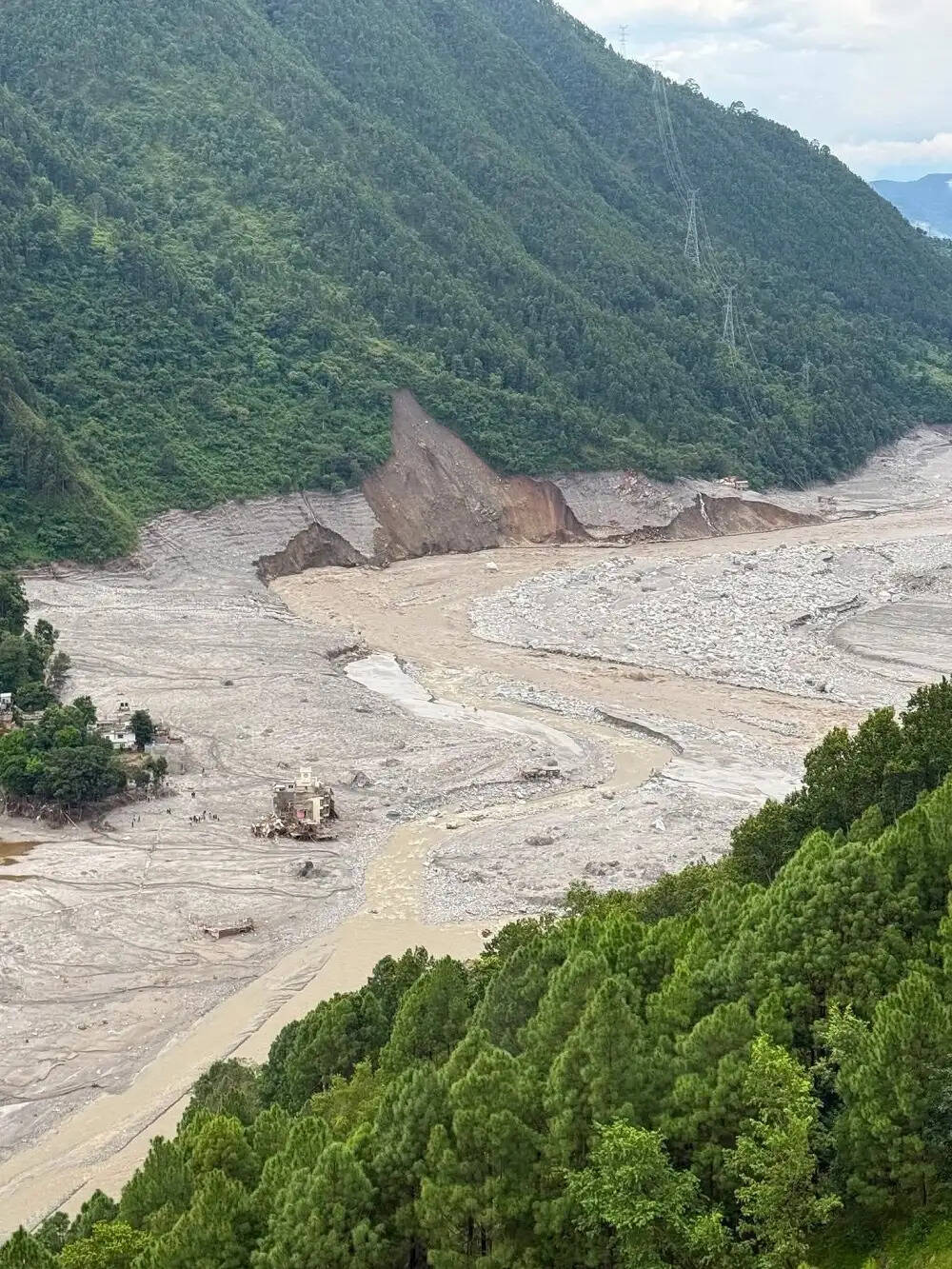 चीन सीमा&nbsp;तक सड़क बहाल करना नेपाल सरकार की पहली प्राथमिकता