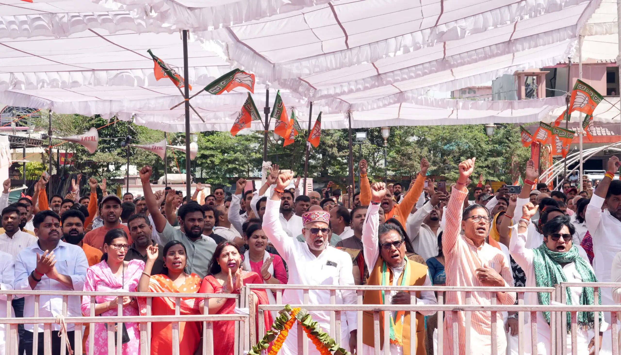 भारत की विकास यात्रा को आगे बढ़ाने के लिए हर राष्ट्रभक्त को भाजपा से जुड़ना चाहिए : मुख्यमंत्री योगी